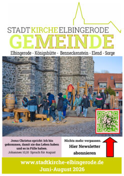 Kinder spielen vor der Stadtkirche Elbingerode